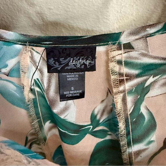 Daytrip Floral Top Pieced Sequins Tank - Picture 7 of 7